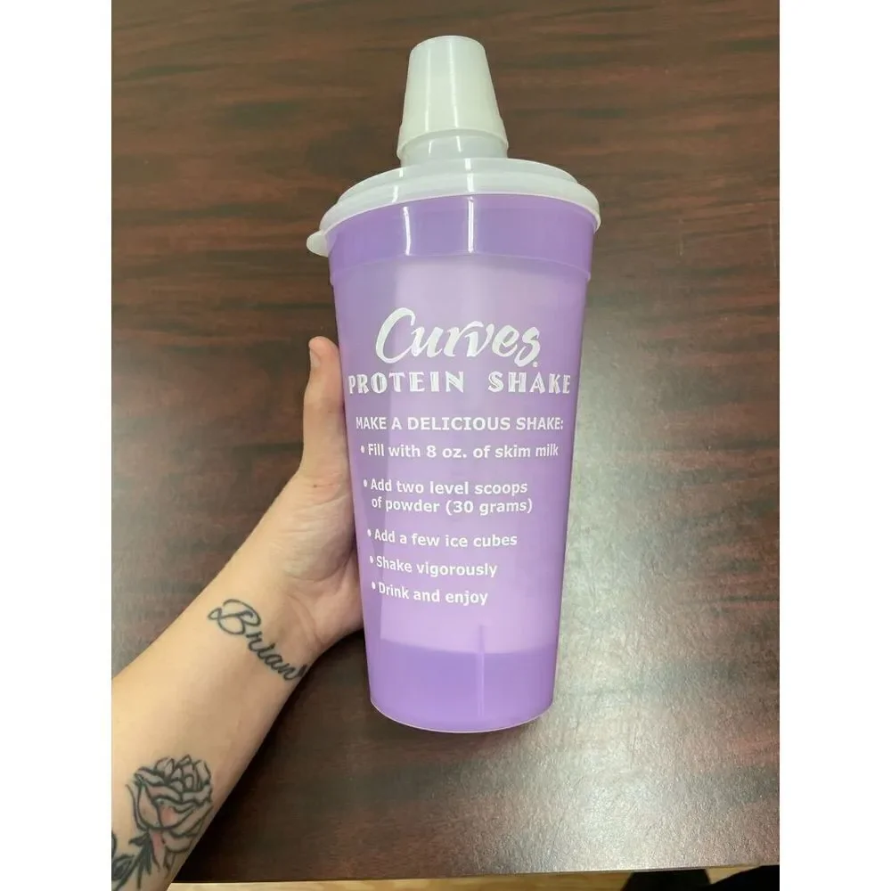 Curves Blender Bottle